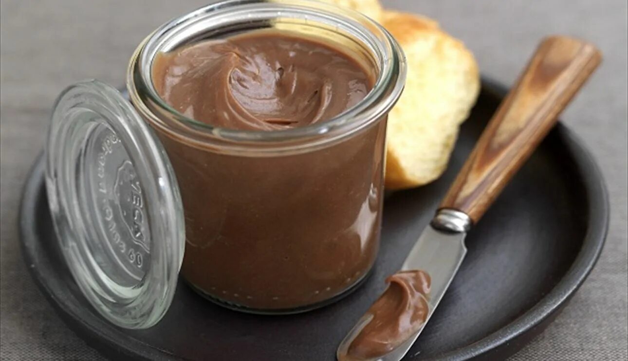 Шоколадно-арахисовое масло. Шоколадное масло Nutella. Шоколадное масло Нестле. Нестле десерт шоколад. Масло шоколадное паста