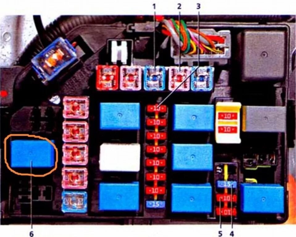 Хендай не работает бензонасос. Реле ближнего света Hyundai Accent 2. Блок реле акцент ТАГАЗ. Предохранитель топливного насоса Хендай акцент. Реле Hyundai Accent 2007.