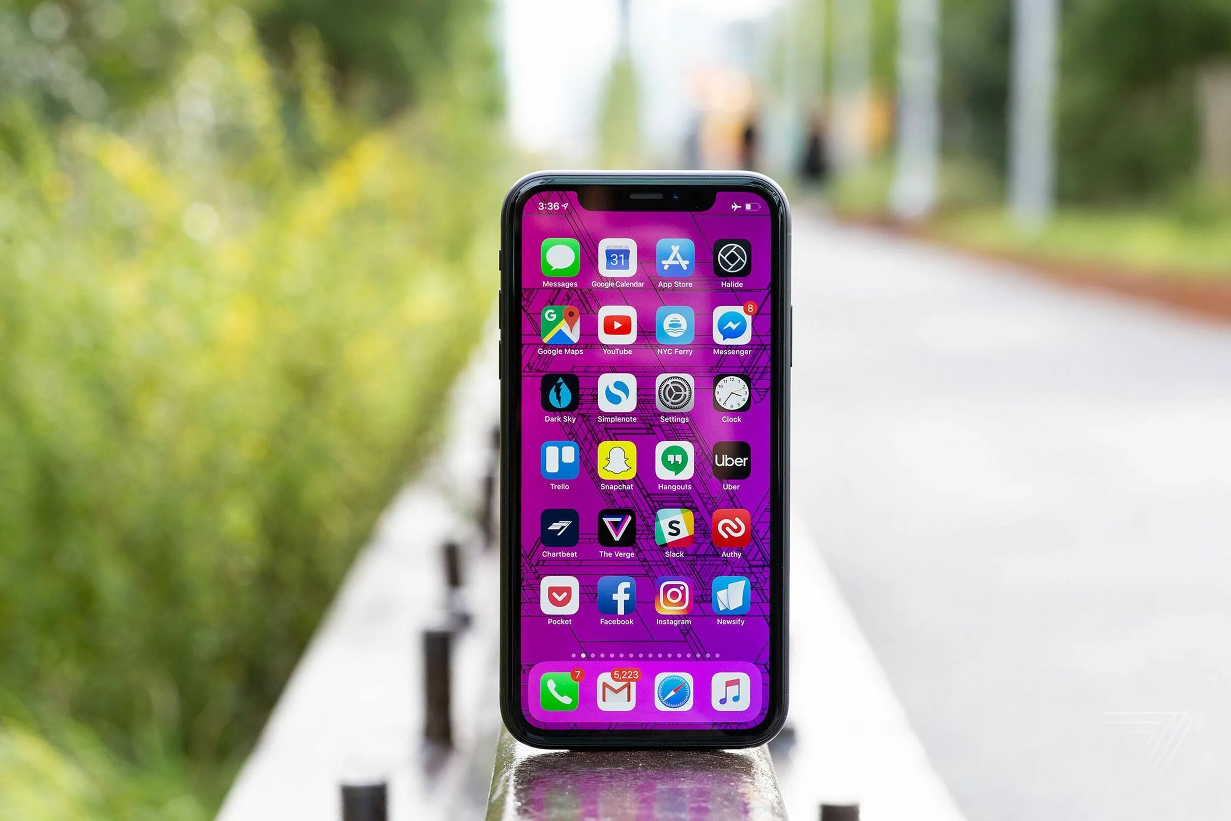 М 13 телефон. Iphone 13 XR. Apple iphone 13 Mini. Iphone 13 Mini и XR. Apple iphone XR 13 Pro.