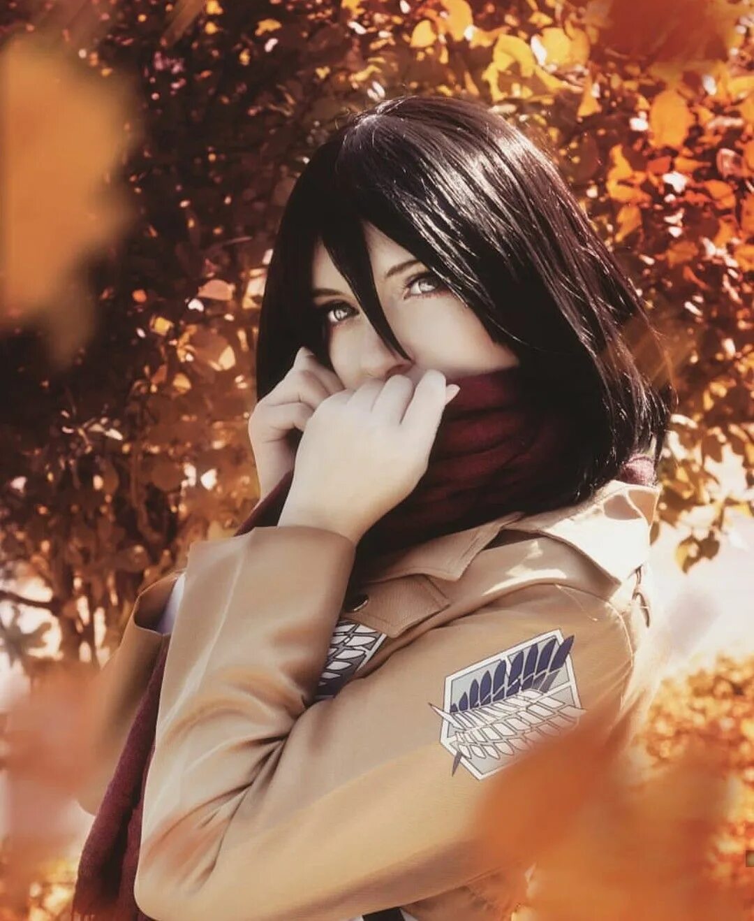 Mikasa cosplay. Микаса Аккерман косплей. Микаса Аккерман Cosplay.