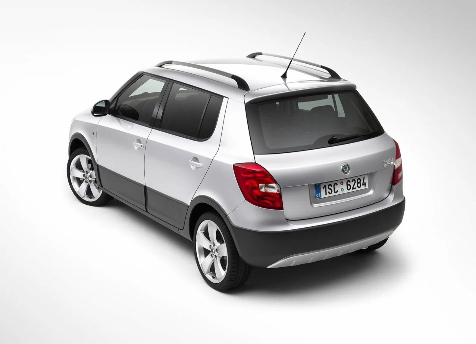 Шкода фабия 2 2014. Шкода фабия скаут. шкода фабия хэтчбек 2010. skoda fabia 2 хэтчбек. фабия 2 скаут.