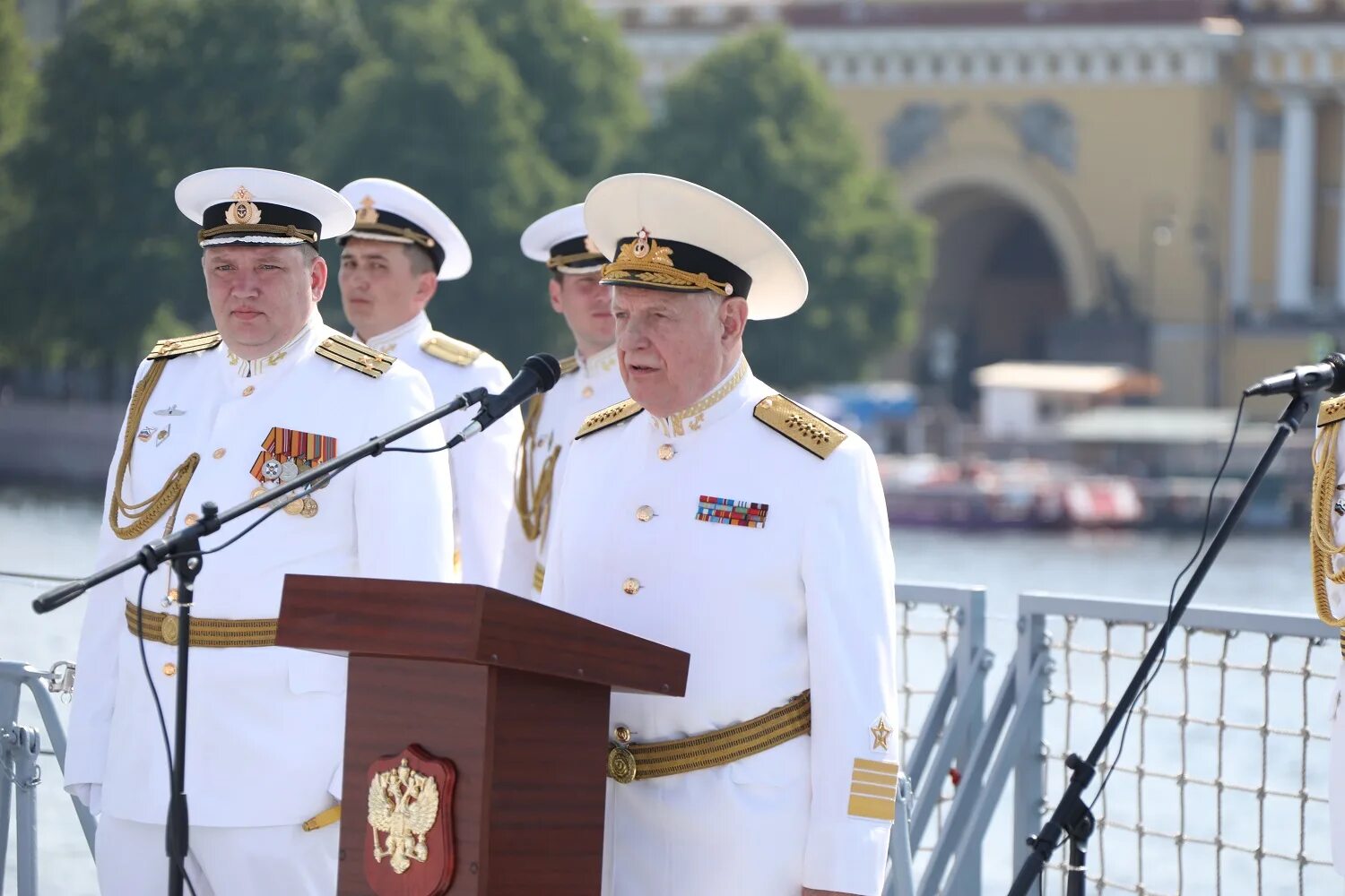кронштадт моряки. корабль для презентации. командир корабля адмирал касатонов. главком вмф евменов. главный моряк.