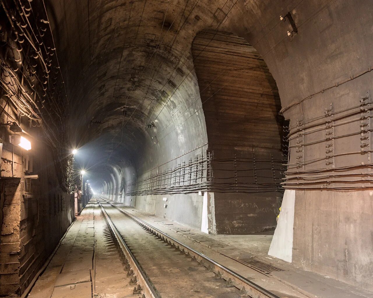 тоннели байкало-амурской магистрали. россия. северомуйский жд тоннель. дренажная штольня северомуйского тоннеля. северомуйский тоннель 2.