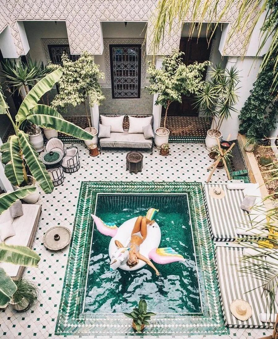 Мрия крым виллы. Отели в инстаграмме реклама. Инстаграмный отель. Cave hotel каппадокия. Q premium resort 5 турция.