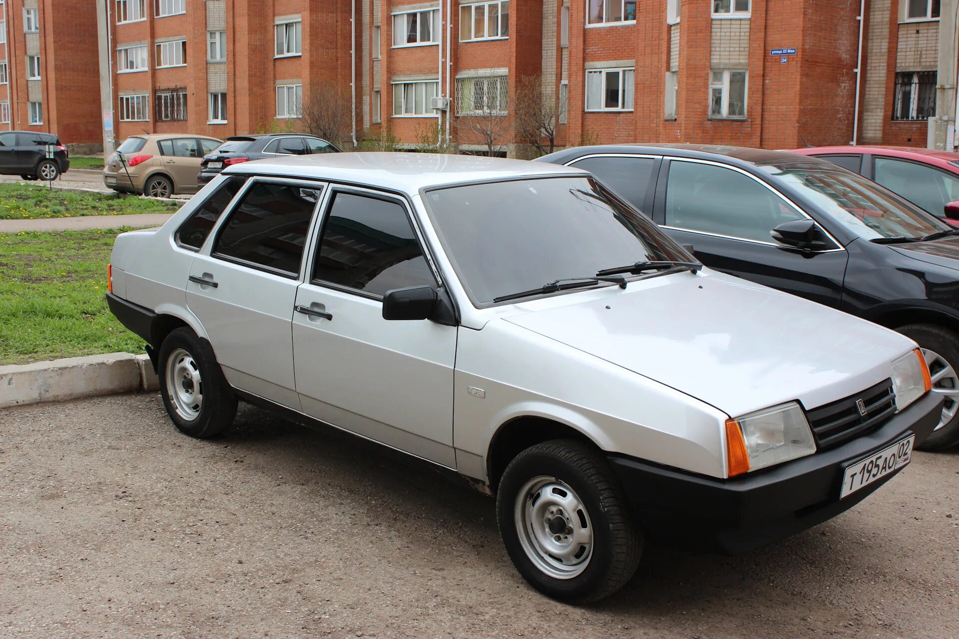 Ваз 21099 завод. Ваз 21099 зеленая. Ваз 2199 мурена. Всмпо вега r15 21099. Ваз 21099 2001 года.