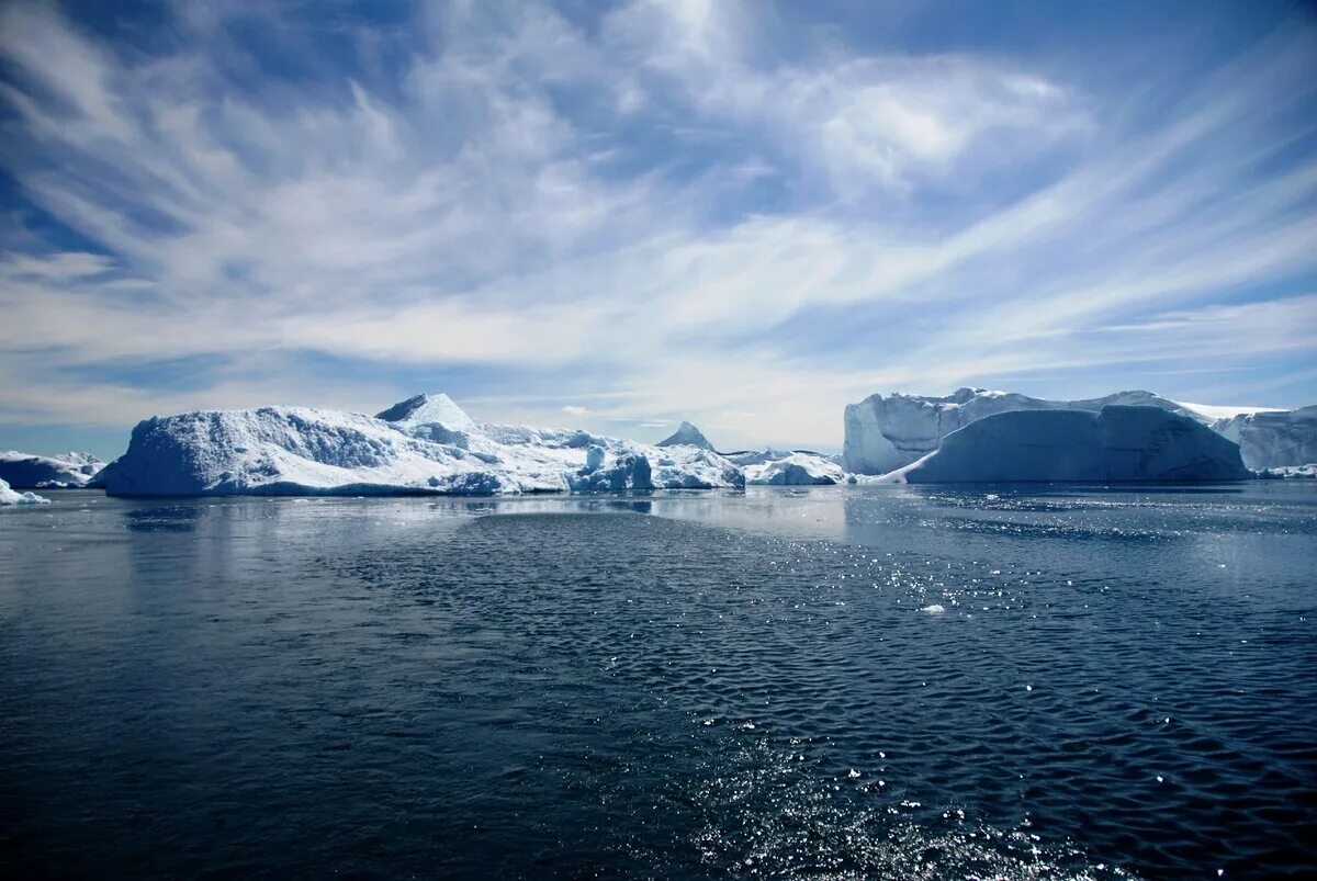 Гренландия какой океан. Саккак Гренландия. Датский пролив проливы. Девисов пролив. Пролив у Гренландии.