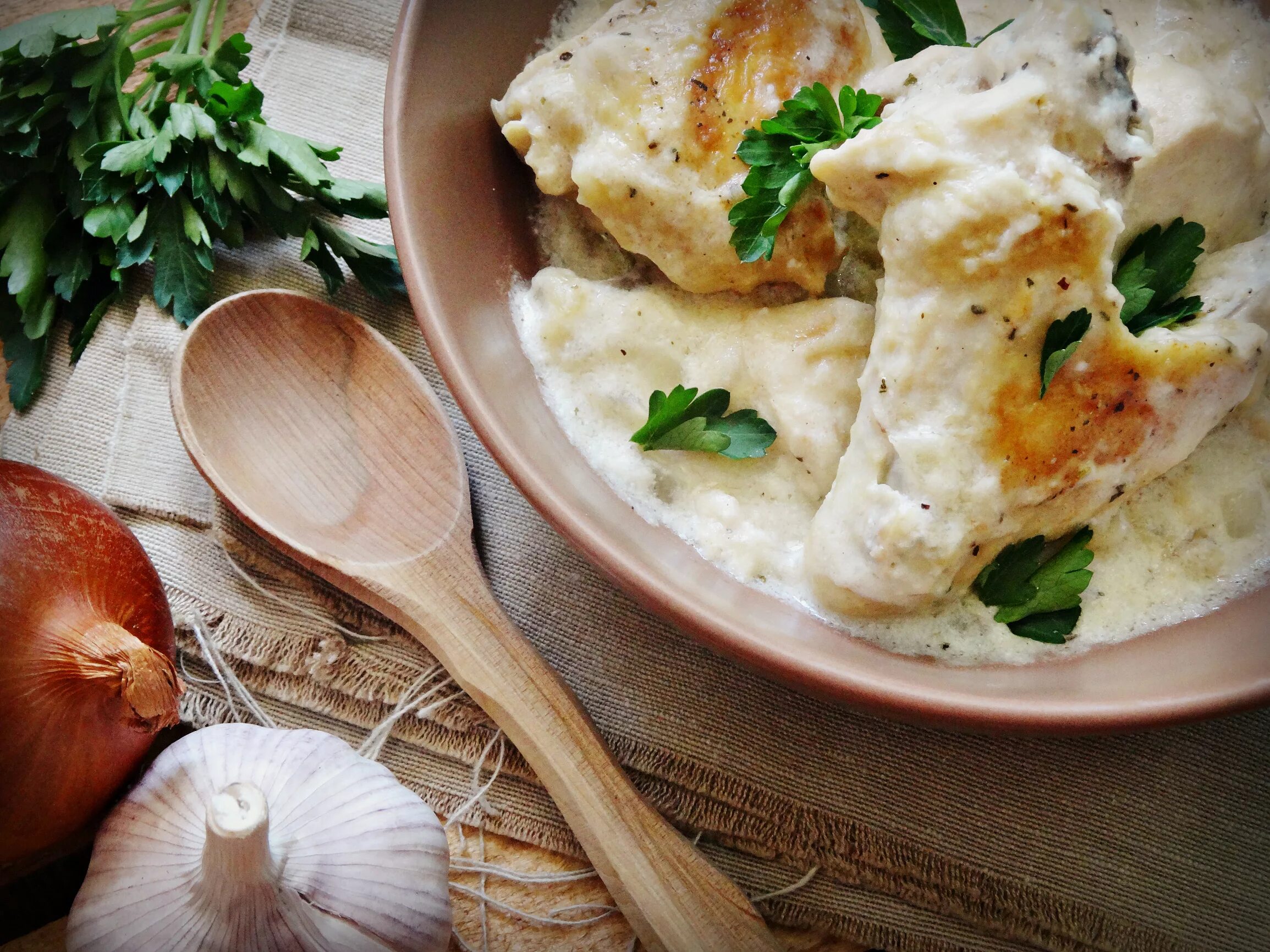 Кабардинский Гедлибже. Кабардинская кухня Гедлибже. Гедлибже (курица, тушенная в сметане). Балкарцы Гедлибже.