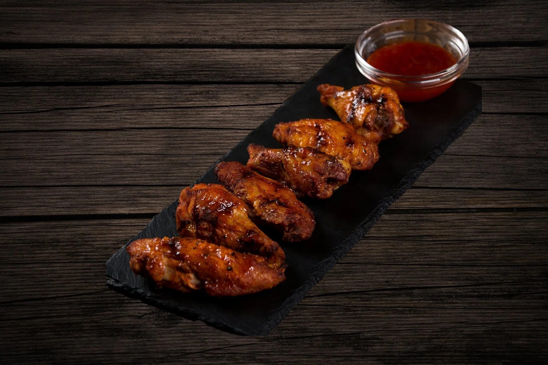 Куриные крылья барбекю. Крылья барбекю. Крылышки барбекю в духовке. Крылья барбекю. Куриные крылышки (в пряной глазури, bbq, чили-манго, ).