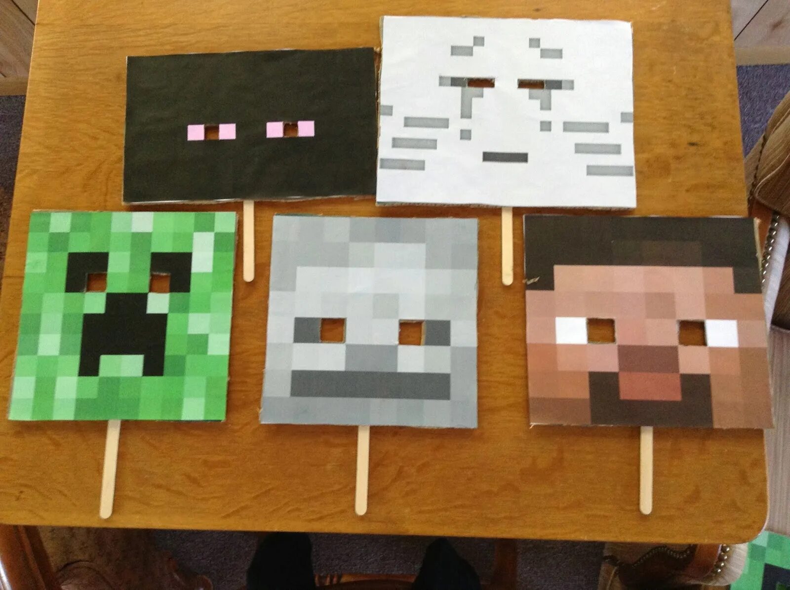 маска стива из картона. маски в стиле майнкрафт. маска стива. маска из майнкрафта из картона. как сделать маску майнкрафт.