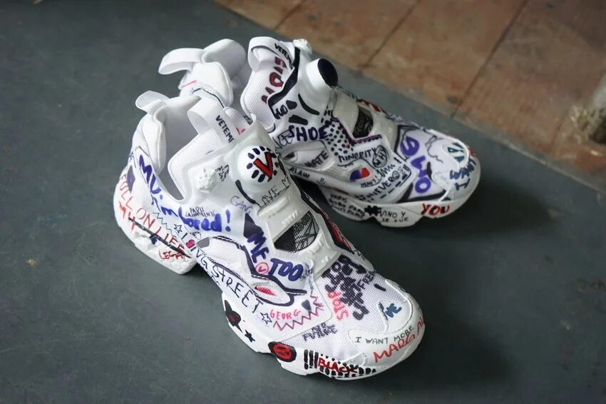 Reebok x vetements. Кроссовки vetements x Reebok. Коллаборация Reebok и vetements. Vetements кроссовки Reebok Instapump. Ветмо hello