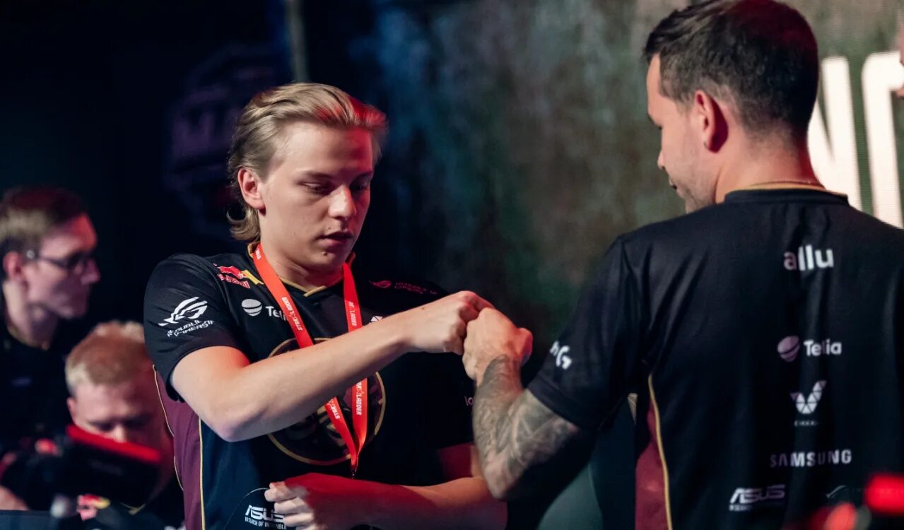 Pain gaming ence. Aleksib og. Aleksib CS go ence. Берлин 2019, ence. Aleksib прическа.