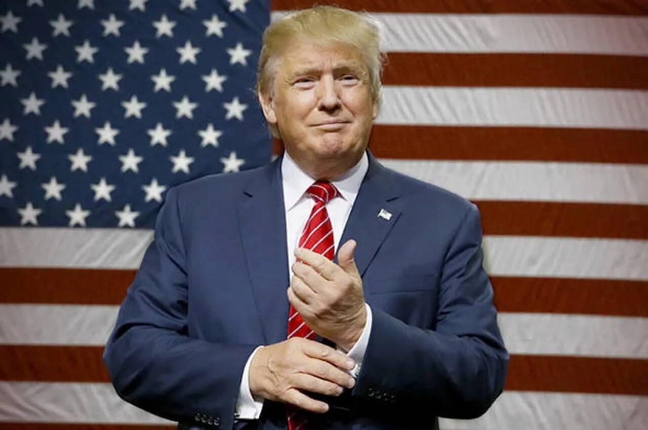 His trump is. Donald trump angry. Трамп недоволен. Рука дональда трампа хиромантия. His trump is.