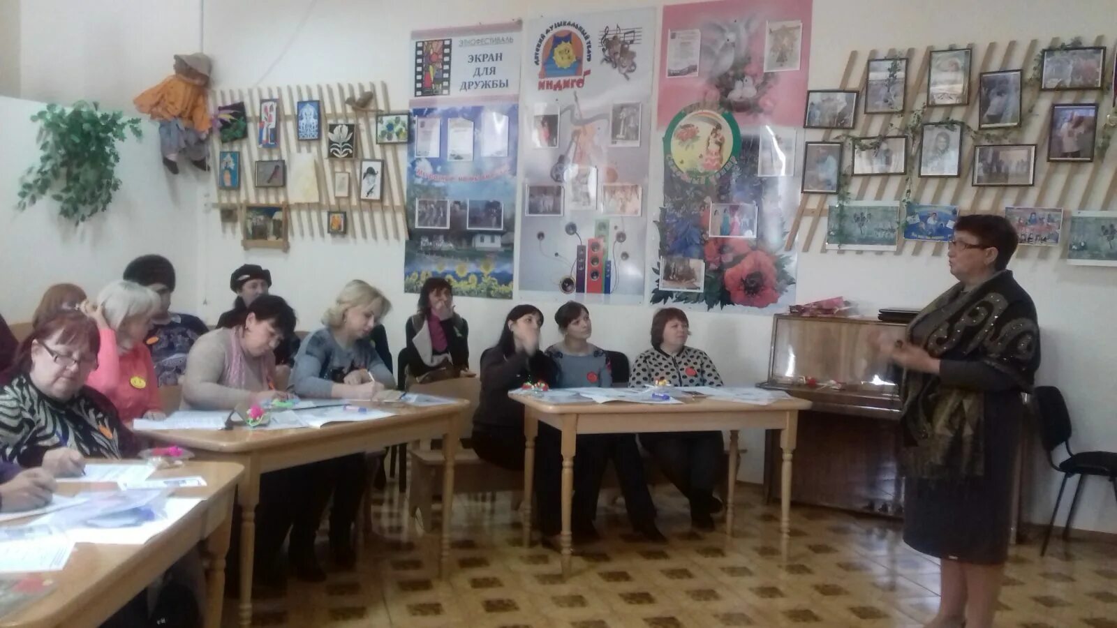 Мбоу штормовская школа гимназия элжур. Элжур штормовская школа-гимназия. Штормовская школа гимназия. Штормовская школа гимназия. Электронный журнал сакская гимназия 1.