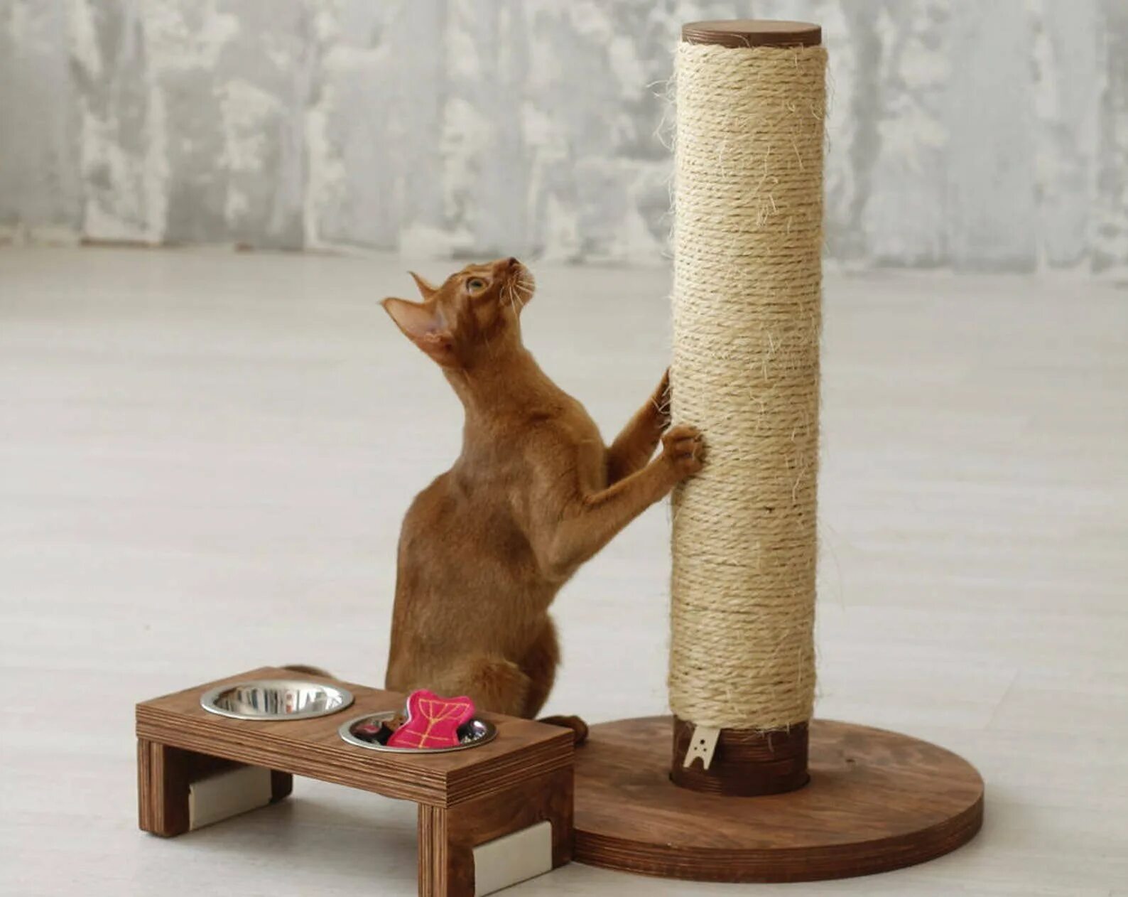 Cat scratcher. Валберис когтеточка для кошек. Rurri когтеточка. Необычная когтеточка. Угловая когтеточка для кошек.