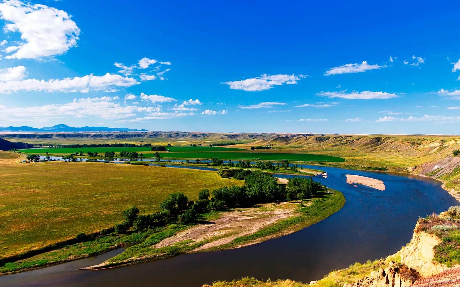 Самая большая река казахстана. Монтана река Миссури. Реки Северной Америки Миссури. Штат Миссури река. Река Миссури фото.