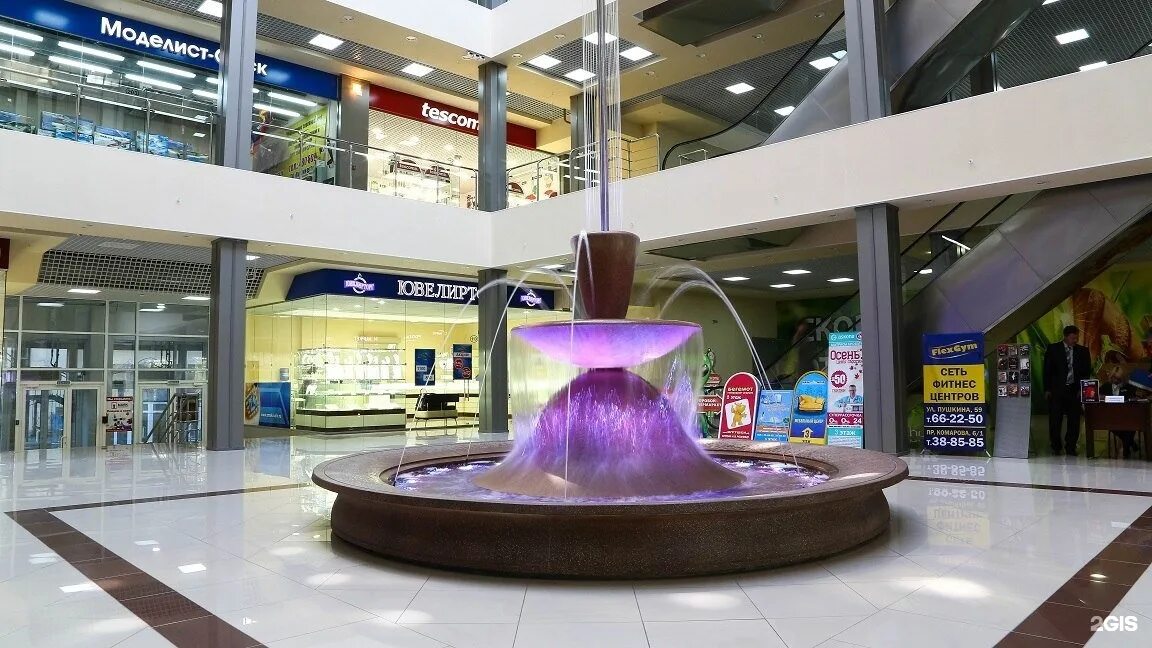 маяк молл омск магазины. торговый комплекс маяк омск. торговый комплекс маяк омск. торговый комплекс маяк. маяк на комарова омск.