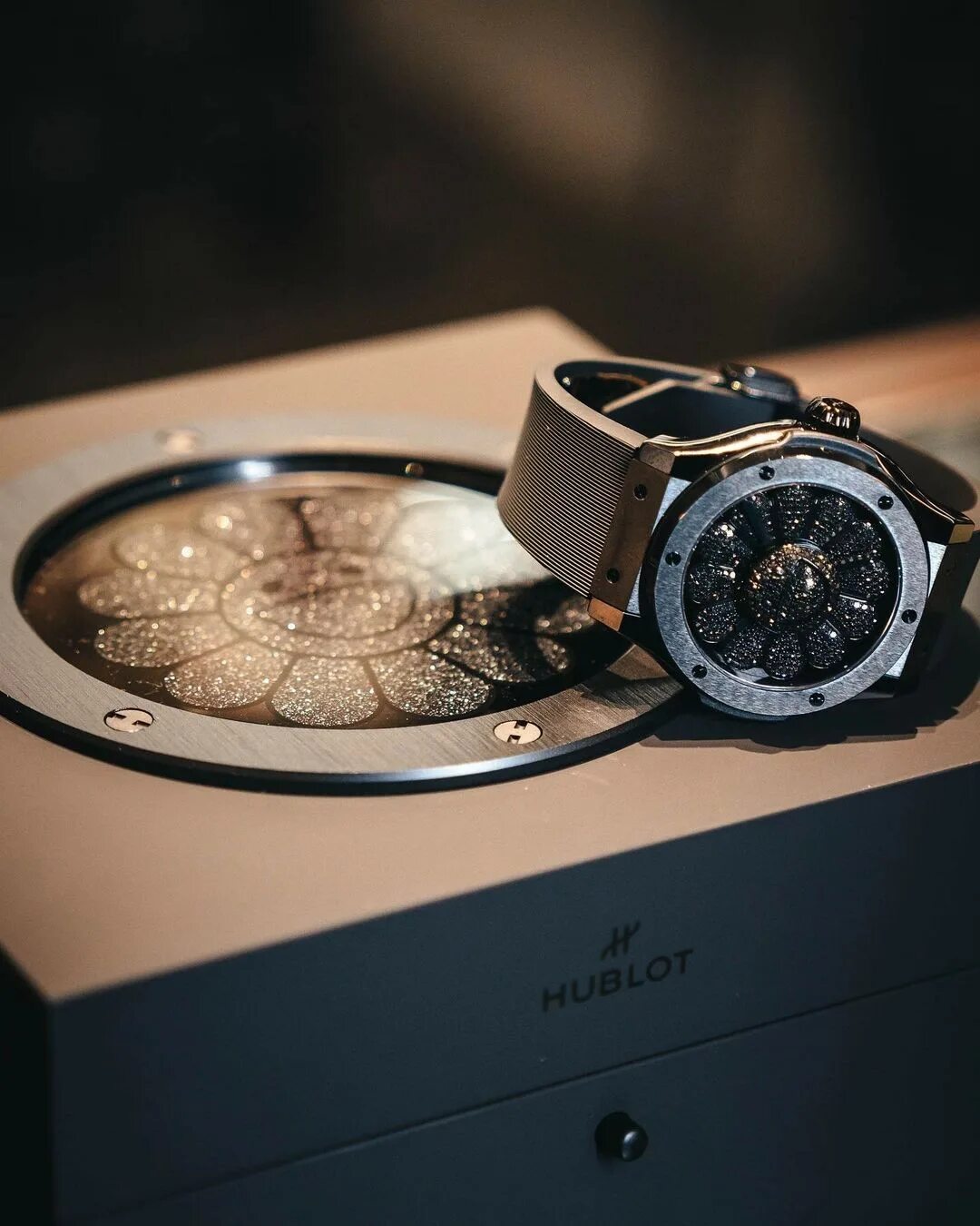 Такаси мураками hublot. Hublot takashi murakami. Hublot murakami. Hublot classic fusion 33mm. Hublot takashi murakami.