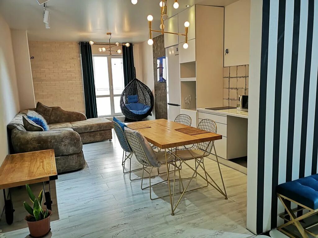 апартаменты на светланской 51. снять квартиру во владивостоке на месяц. снять квартиру одиссей. 2х комнатная квартира иркутск вид из окна. съем хорошей квартиры во владивостоке.