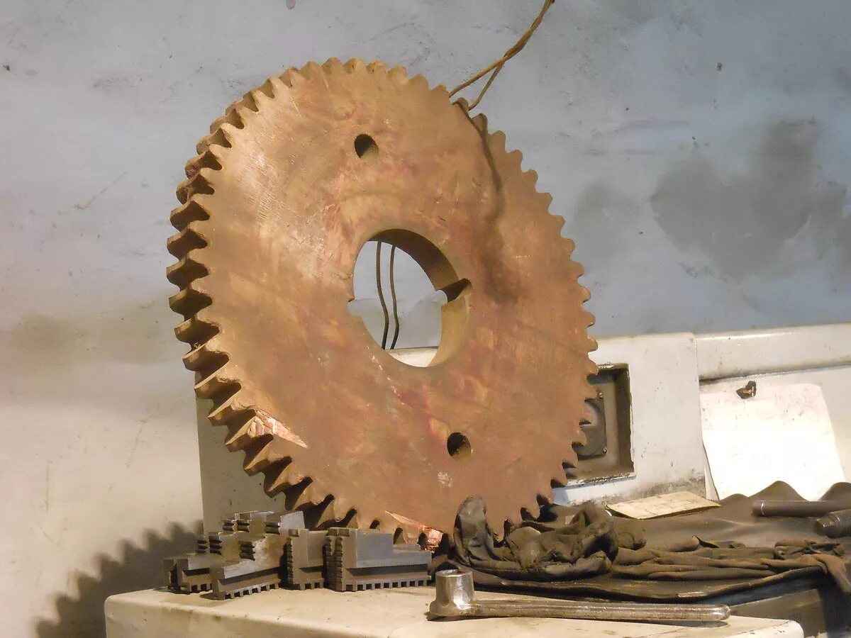 текстолитовые шестерни. текстолитовые шестерни. шестерня ступенчатая текстолитовая. текстолитовое зубчатое колесо. шестерня текстолитовая 45 мм.