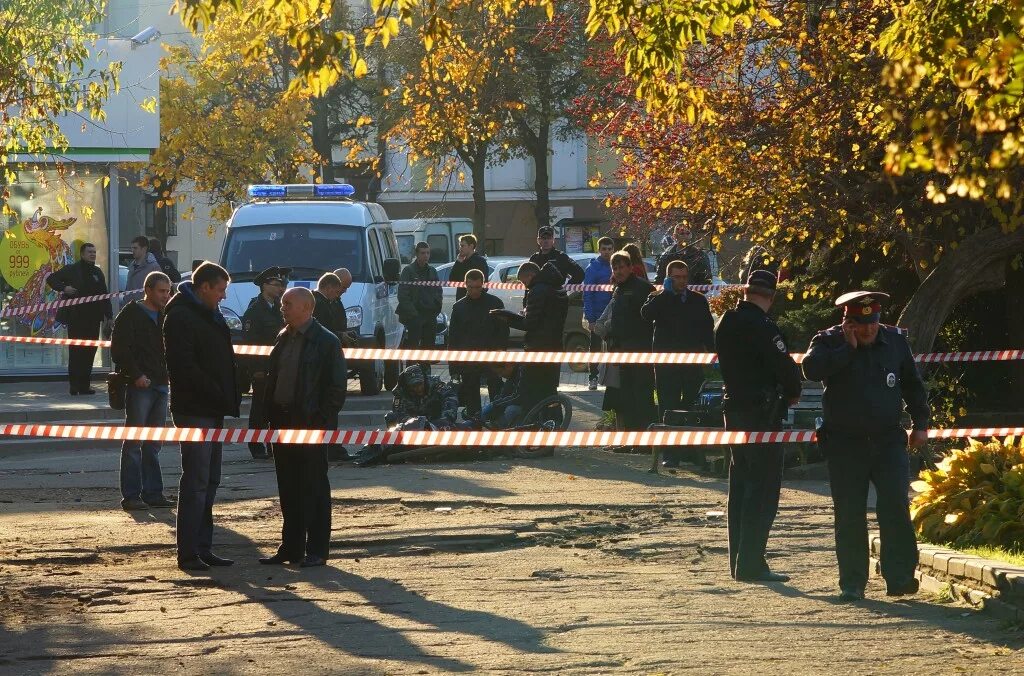 У тц в ногинске расстреляли. Убийство у гостиницы украина. Убийство в торговом центре. У тц в ногинске расстреляли. Леонов николай убийство поварово.