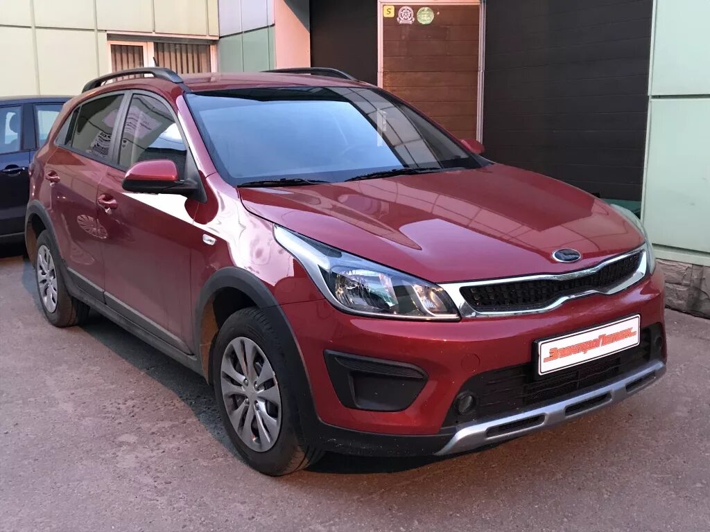 Тонировка королев. Kia rio x-line 2019. тонировка kia rio x-line. kia rio x тонировка. киа рио x line red line 2018.