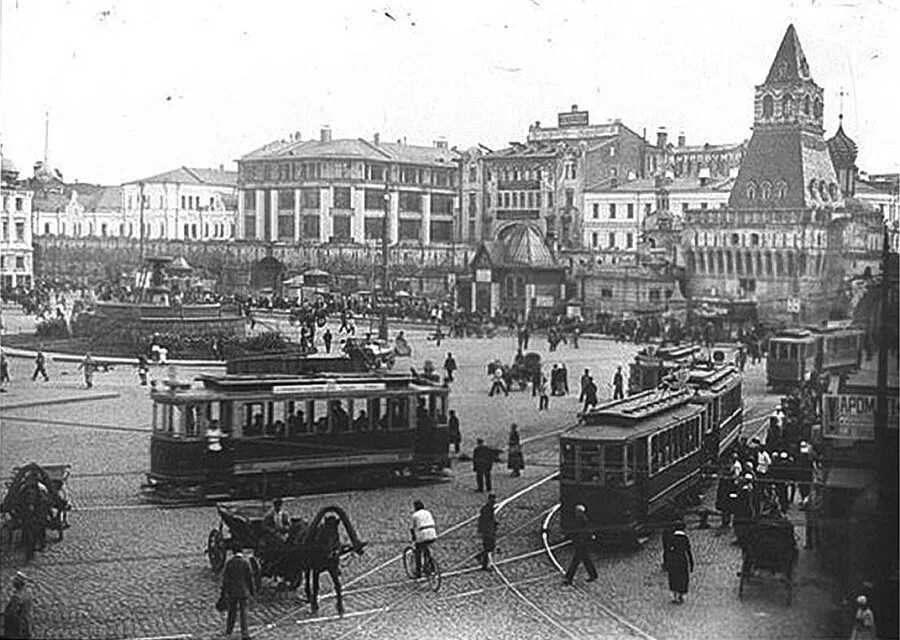 Первомайский парад 1931 года на красной площади. Москва ссср 1930-1931 года. Центральный детский театр москва 1936. Лубянка начало 20 века. Москва в 30-е годы.