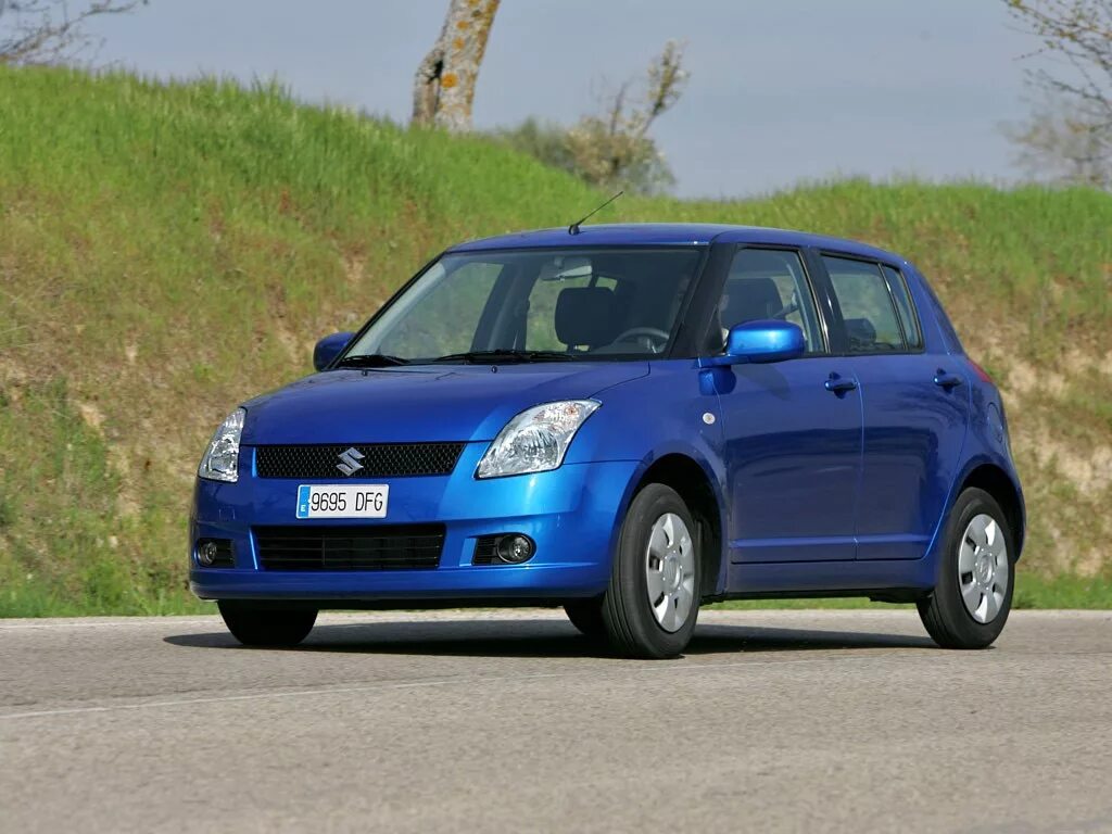 Сузуки свифт поколения. Suzuki Swift 2004. Сузуки Свифт 5. Сузуки Свифт 3. Suzuki Swift 2011.