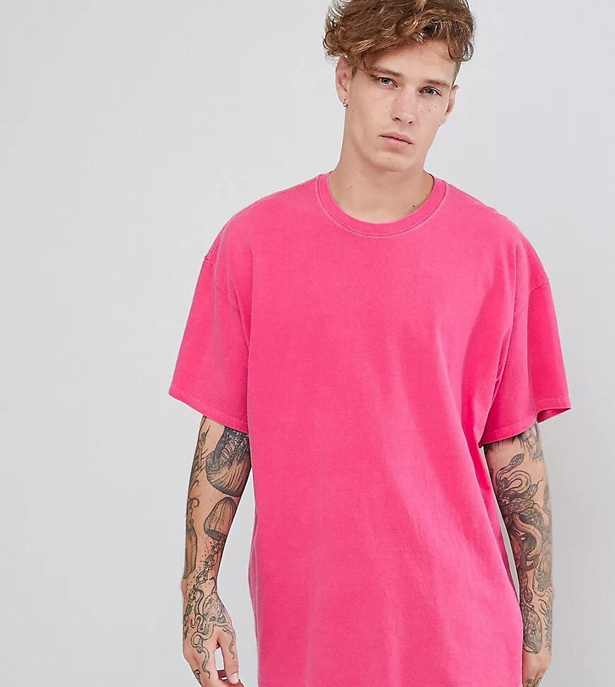 Оверсайз футболка мужская купить. Футболка оверсайз мужская Винтаж. Розовая футболка оверсайз. Розовая футболка мужская оверсайз. Розовые футболки мужские Oversize.