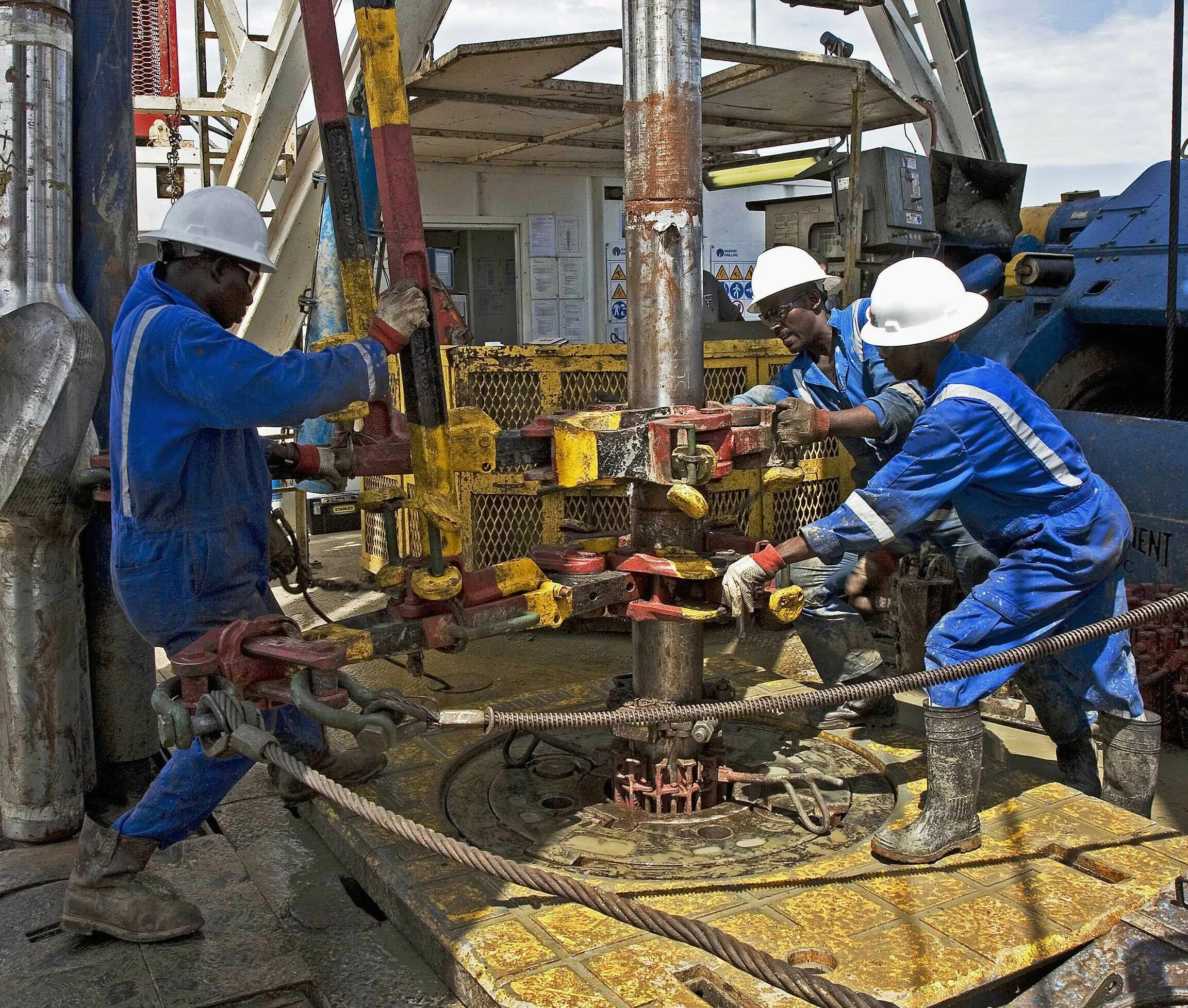 Добыча нефти в африке. Нефтедобыча в нигерии. промышленность кении. добыча нефти конго. промышленность нигера.