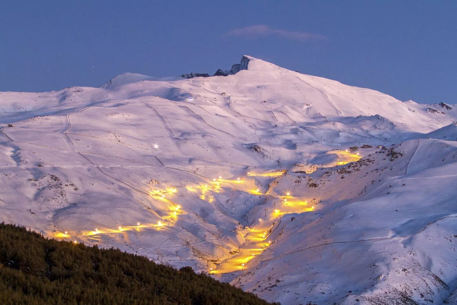 Nevada tg. Sierra nevada испания. хребет сьерра-невада. горы сьерра невада. сьерра невада горнолыжный курорт.