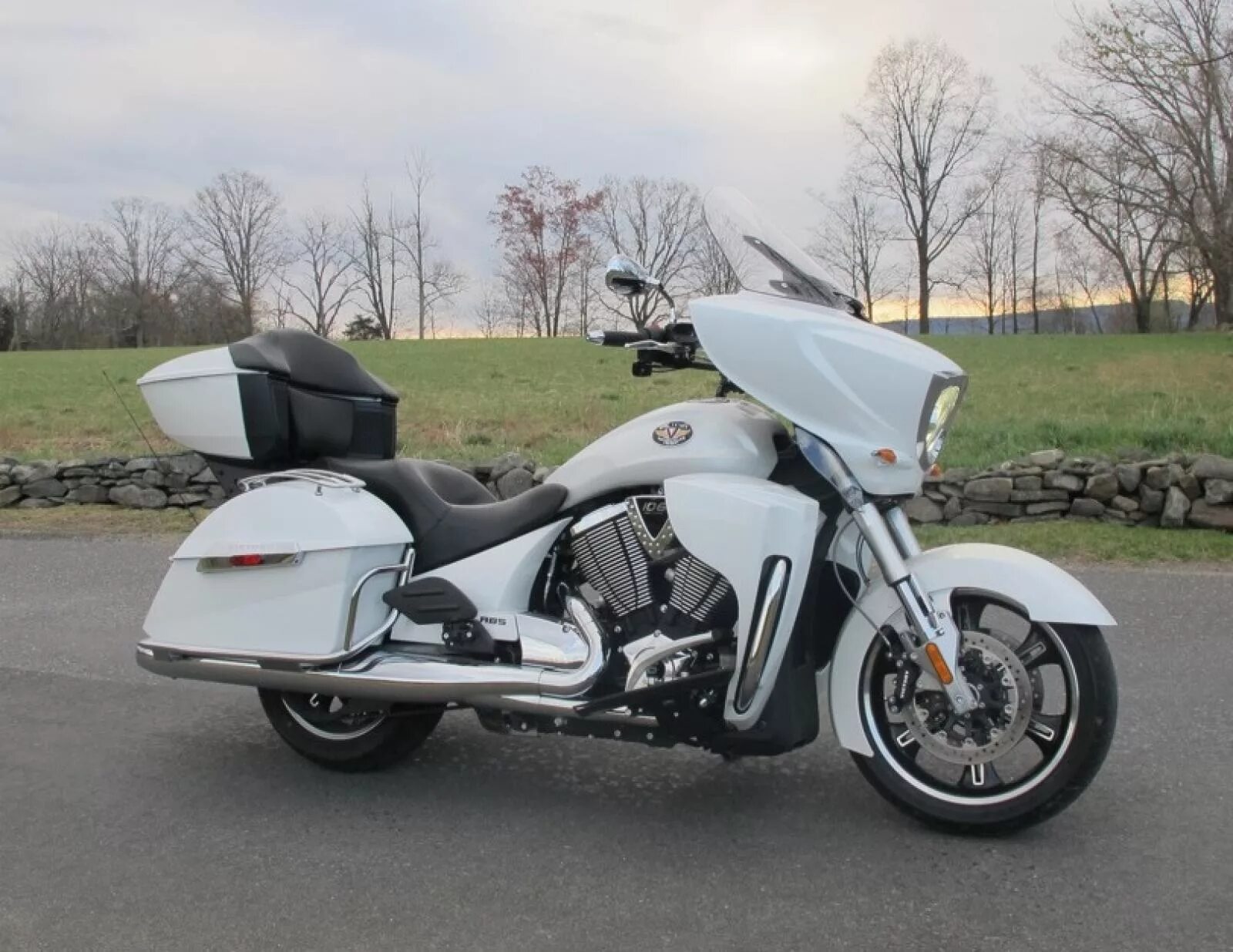 Victory cross country tour. Victory cross country, 2013. Мотоцикл victory cross country. Victory cross country 2010. Виктори кросс кантри 2010.