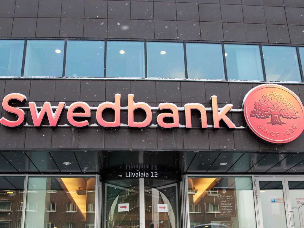 Swedbank lv. Шведбанк. Шведбанк в Москве. Swedbank Эстония. Миллион евро Шведбанк.