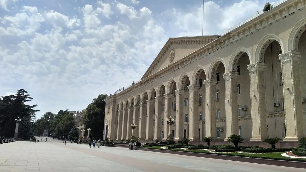 Москва гянджа. Гянджа центральная площадь. гянджа филармония. баку гянджа. гянджа армянский город.