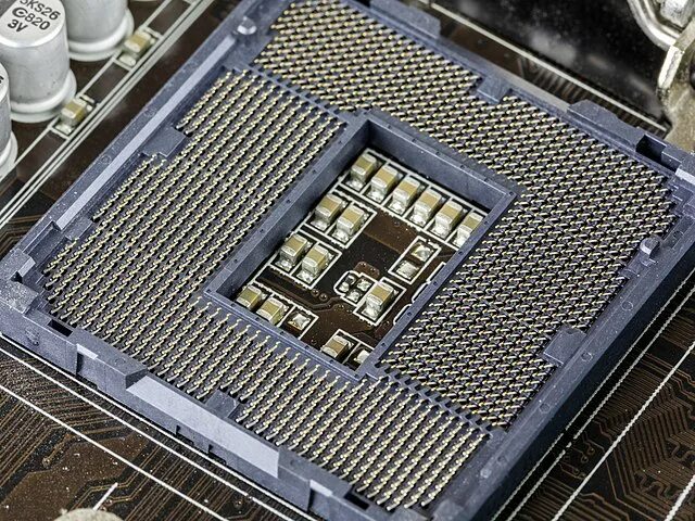Как должен выглядеть сокет Socket LGA2011-3 2011v3 для замены на материнской плате компьютера купить в Кр