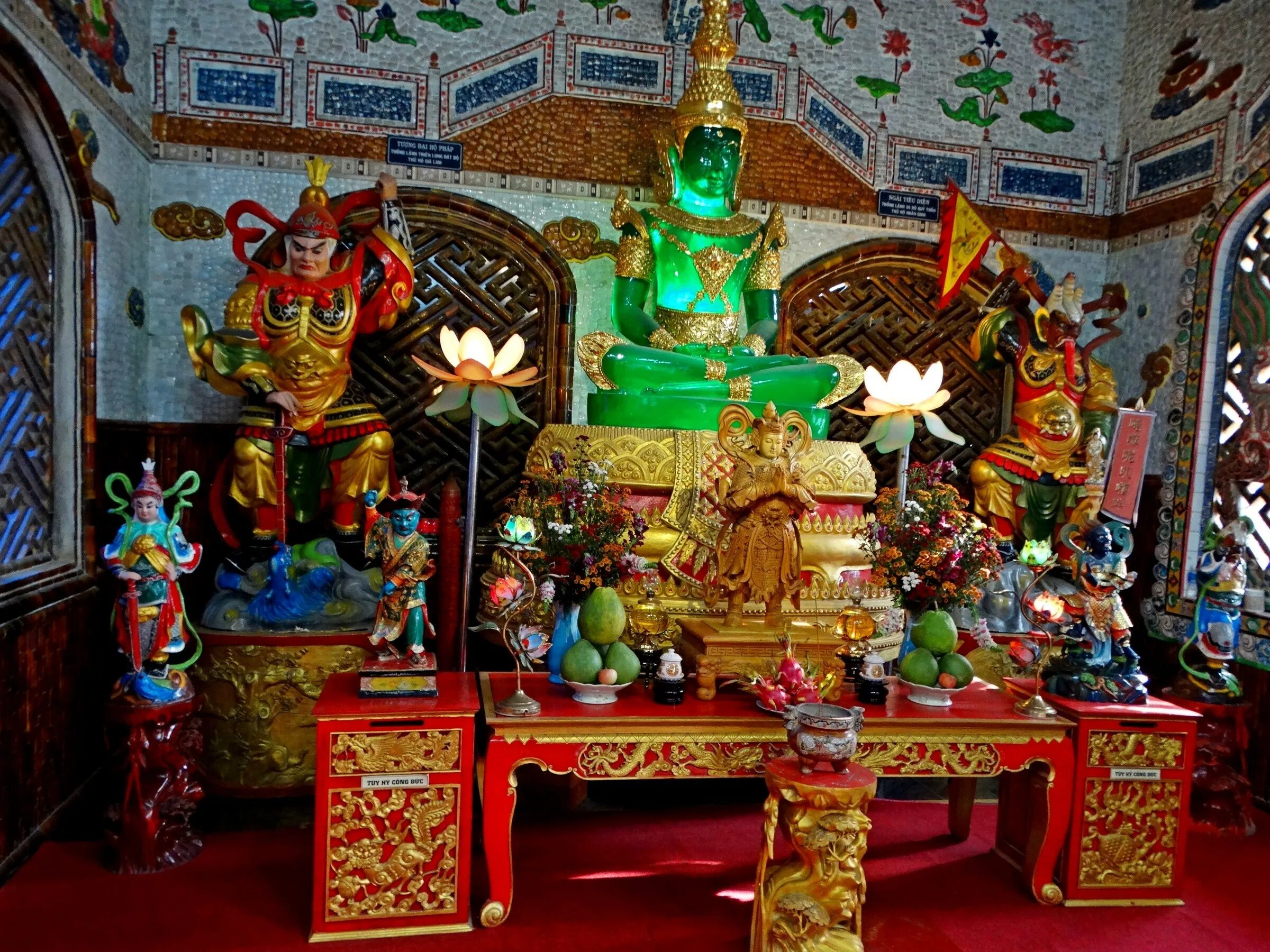 шива ганеша алтарь. цог далай ламы. подношение нефритовому алтарю. даосский алтарь. домашний алтарь вьетнам.