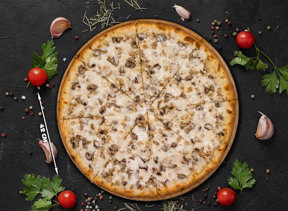 пицца жульен с курицей рецепт. пицца жульен с курицей рецепт. пицца куриный жульен. пицца куриная с грибами. пицца куриный жульен.