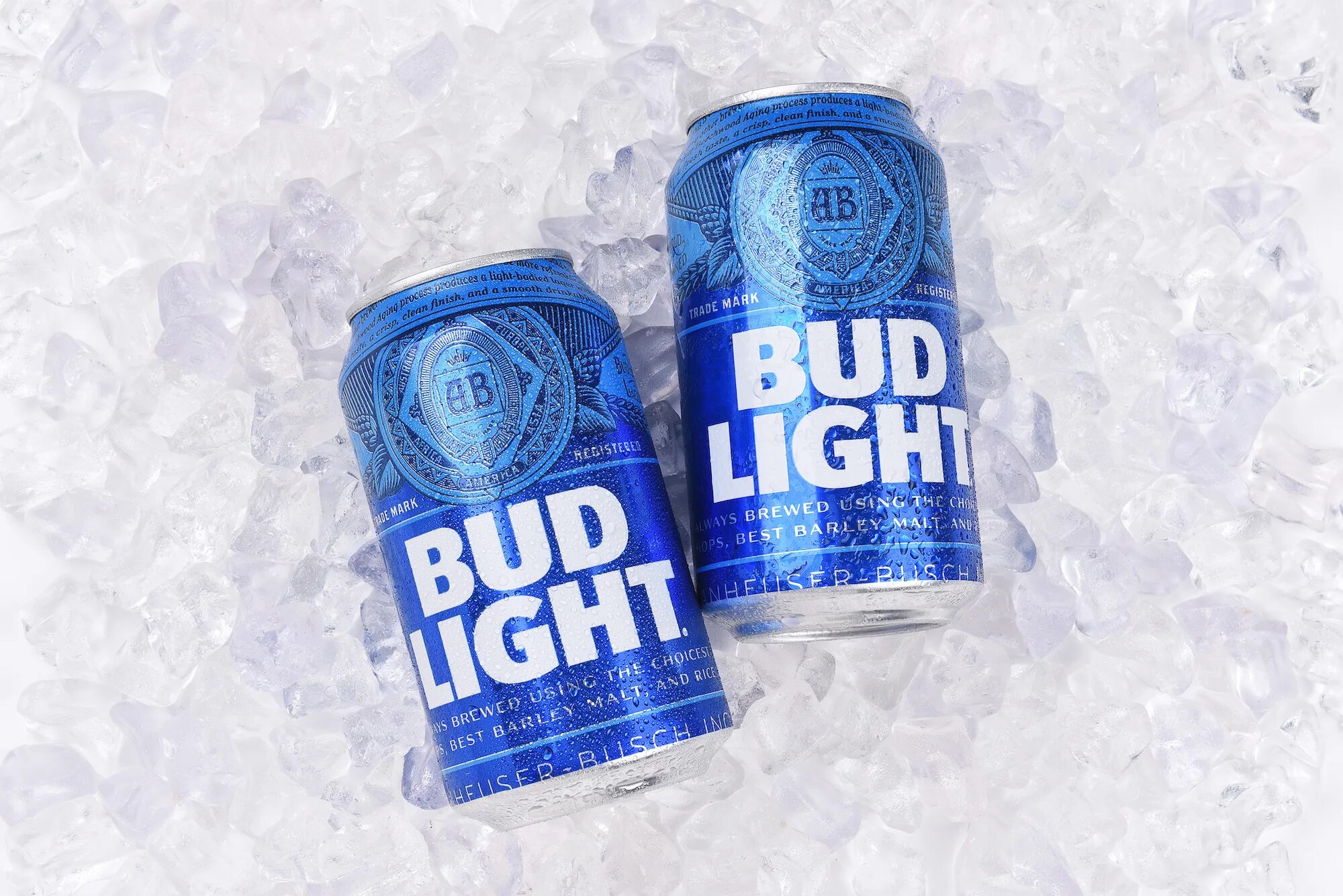 Пиво bud light. Пиво светлое Bud Light. БАД Лайт 0.5. Пиво БАД Лайт 0.47. БАД синий пиво.