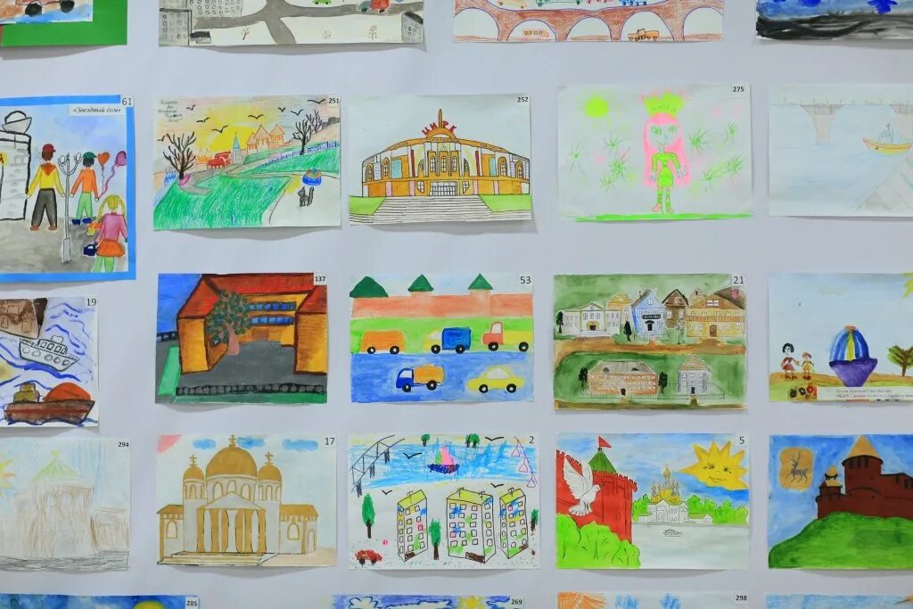 Детский садик в нашем городе родном. Выставка детских рисунков. Рисунок мой город. Детские рисунки города. Выставка рисунков в ДОУ.