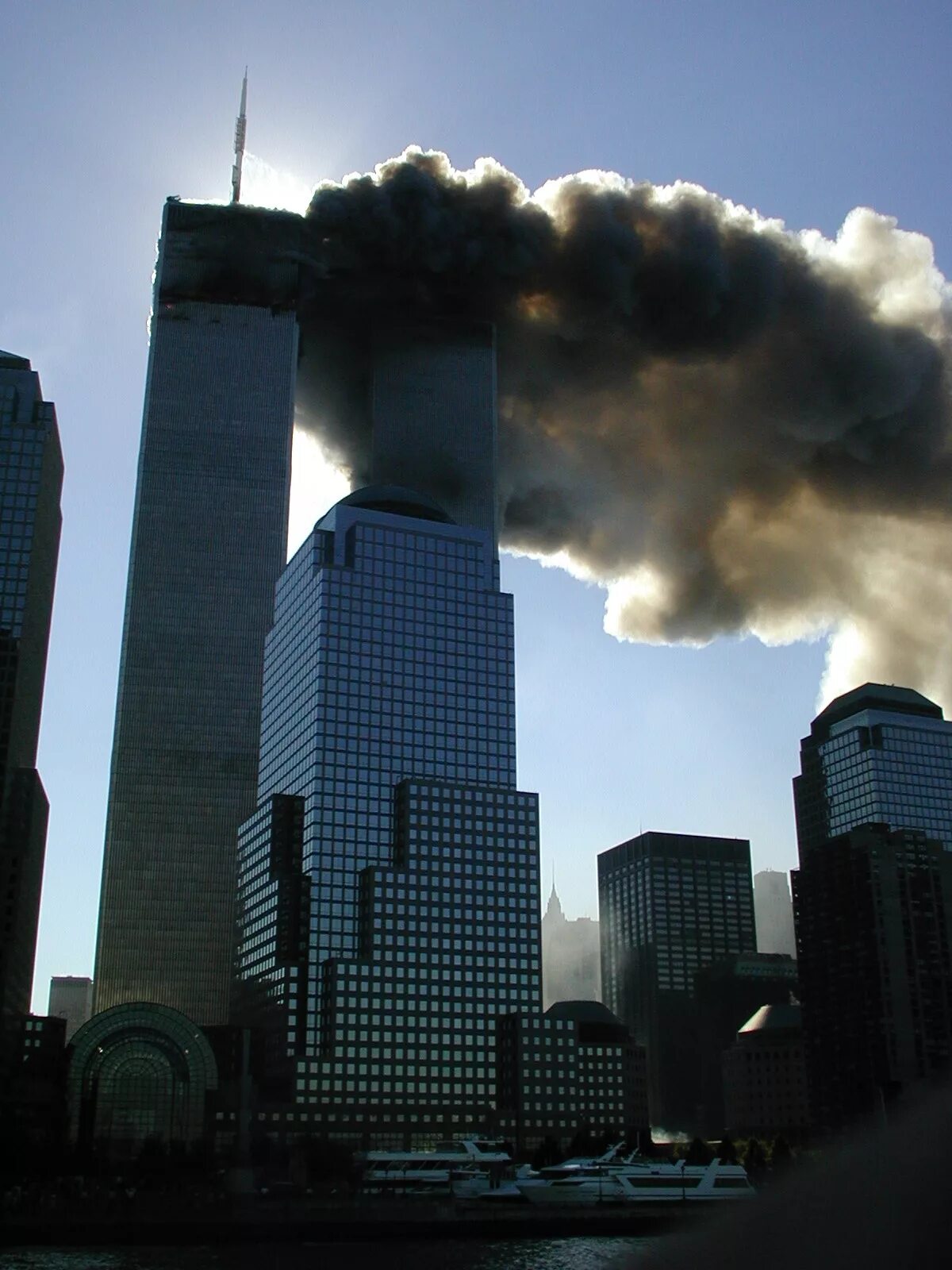 Building forget. Башни Близнецы 11 сентября. ВТЦ Нью-Йорк башни Близнецы. Всемирный торговый центр в Нью-Йорке 11 сентября.