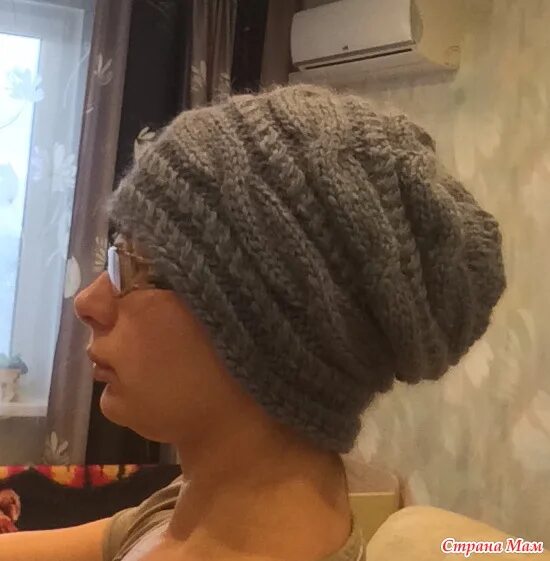 Шапка спицами с поперечными косами. Шапка с поперечными косами. Объемные вязаные шапки для женщин. Шапка спицами с поперечными косами. Шапка спицами с поперечными косами.