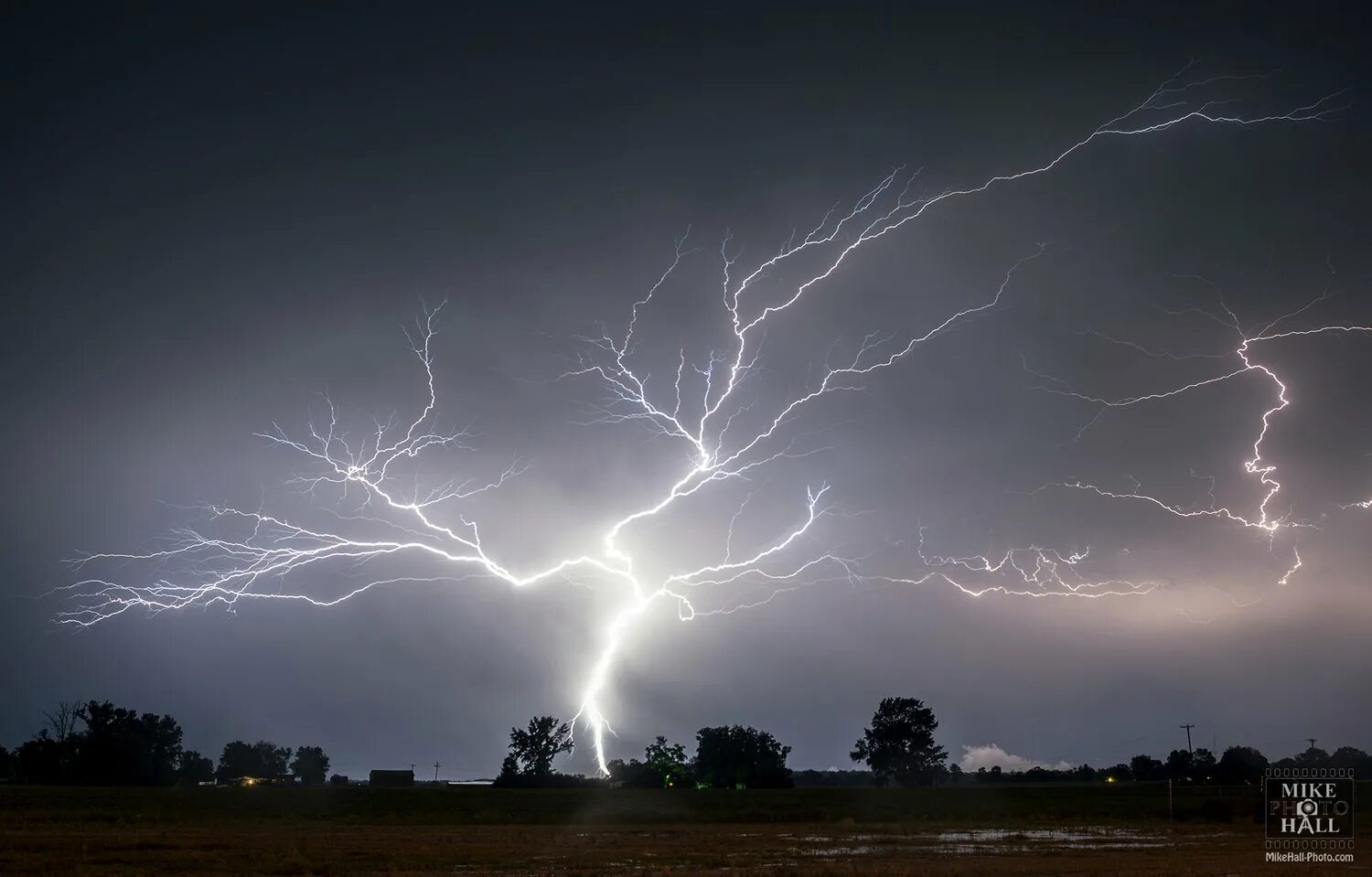 3 удара молнии