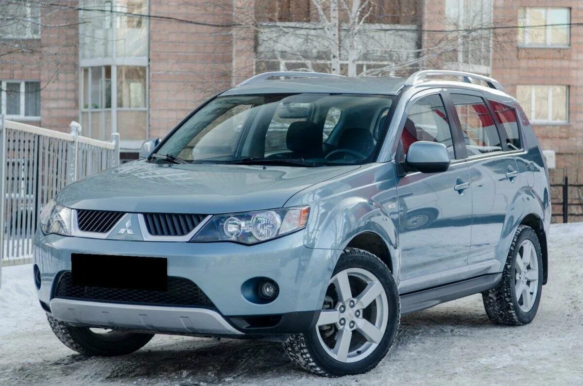 Mitsubishi outlander отзывы владельцев. Митсубиси Аутлендер 2. Mitsubishi Outlander XL 2008. Митсубиси Аутлендер 2008 2.4. Mitsubishi Outlander XL 2005-2012.