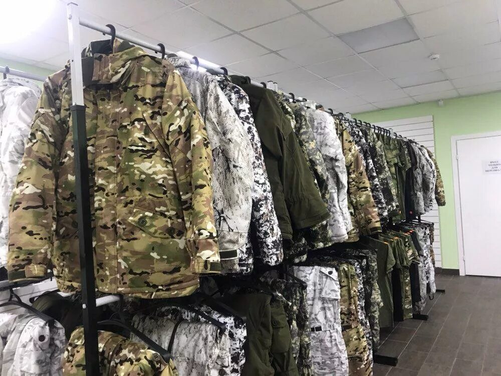Военный магазин. Камуфляж магазин одежды. Камуфляж splav. Камуфляжная одежда. Магазин камуфляжной одежды.