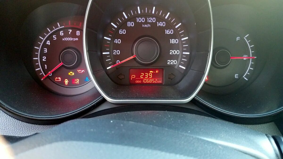 панель супервижн kia rio 3. чек на панели киа рио 2. B1004 приора. индикаторы приборная панель kia rio 2012. Kia rio 3 индикаторы.