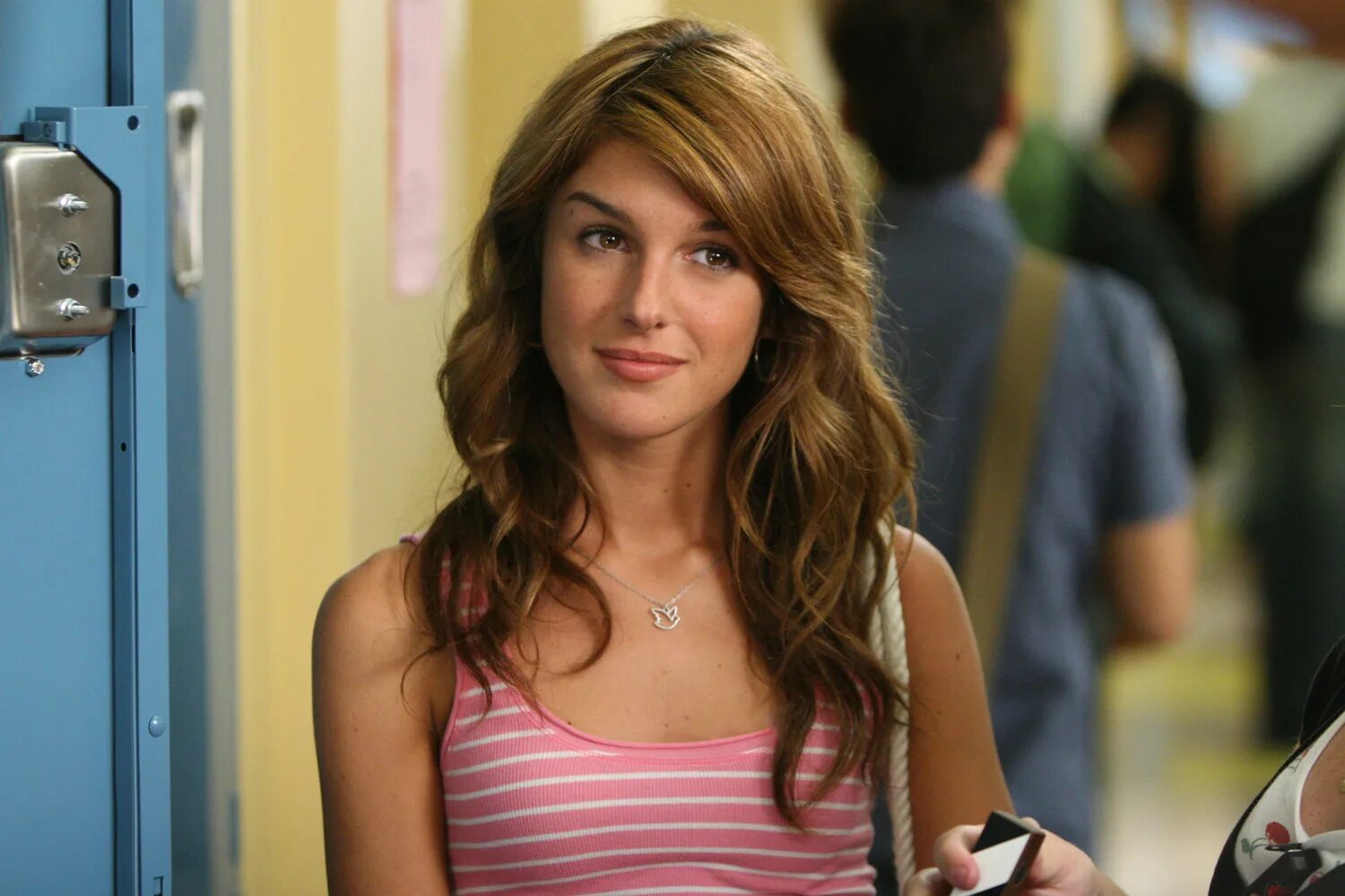 Новое поколение 10. Энни из 90210. Beverly Hills 90210 новое поколение. Shenae Grimes 90210. Шенэй Граймс Беверли Хиллз.