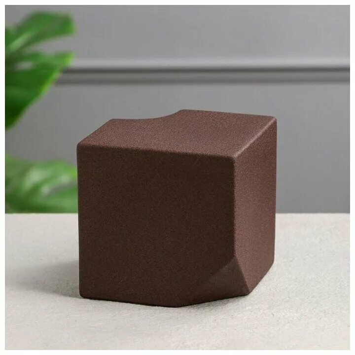 Cube ceramic. Керамический куб. Коричневый куб. Ваза керамическая куб настольная. Куб keramika.