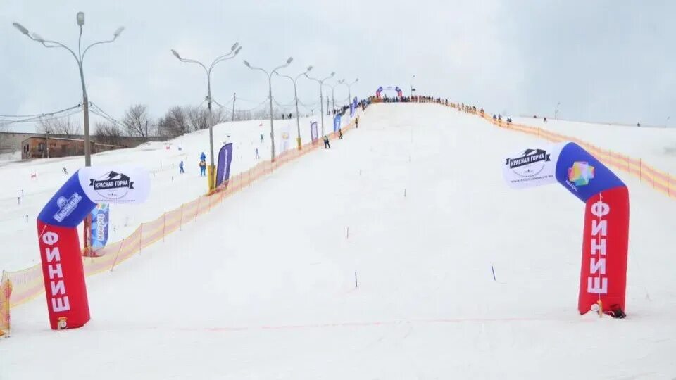 Красная горка горнолыжный комплекс. Красная горка подольск горнолыжка. Лыжный подольск. Склон красная горка подольск. Лыжный подольск.