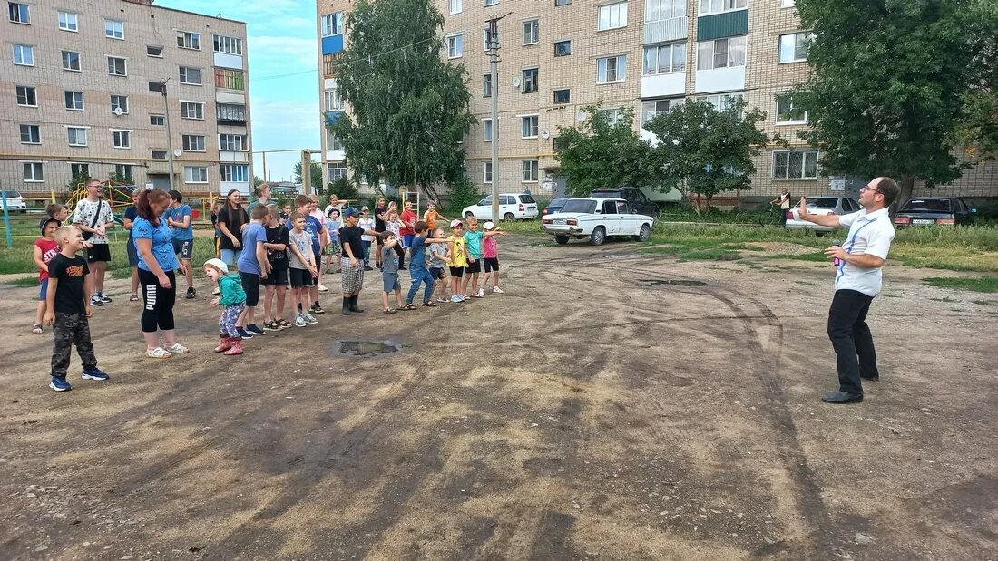 Троицк дворы. Ветеран юбилей. Городской округ троицк. Троицк день рождения города. С днем города.