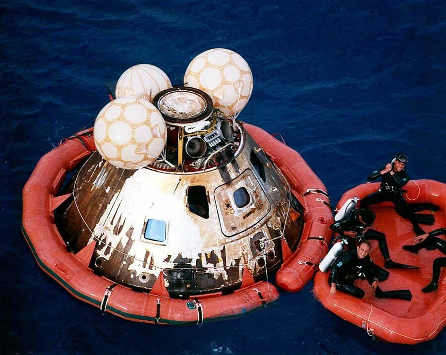 Apollo command module. Apollo command module. Командный модуль. Командный модуль аполлон. Лунный модуль аполлон 13.