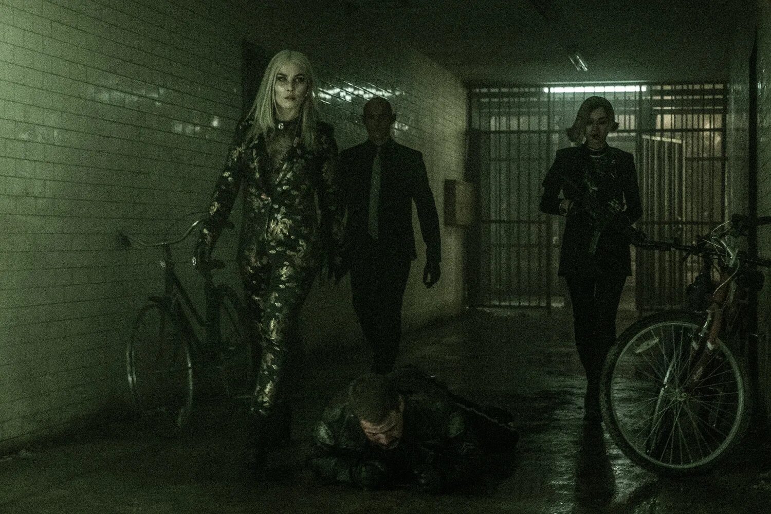 Тон и насыщенность цвета. Яркость 24. Нуми рапас в фильме яркость. Светодиодная лампа rgb e27. Фильм про орка полицейского с уиллом смитом.